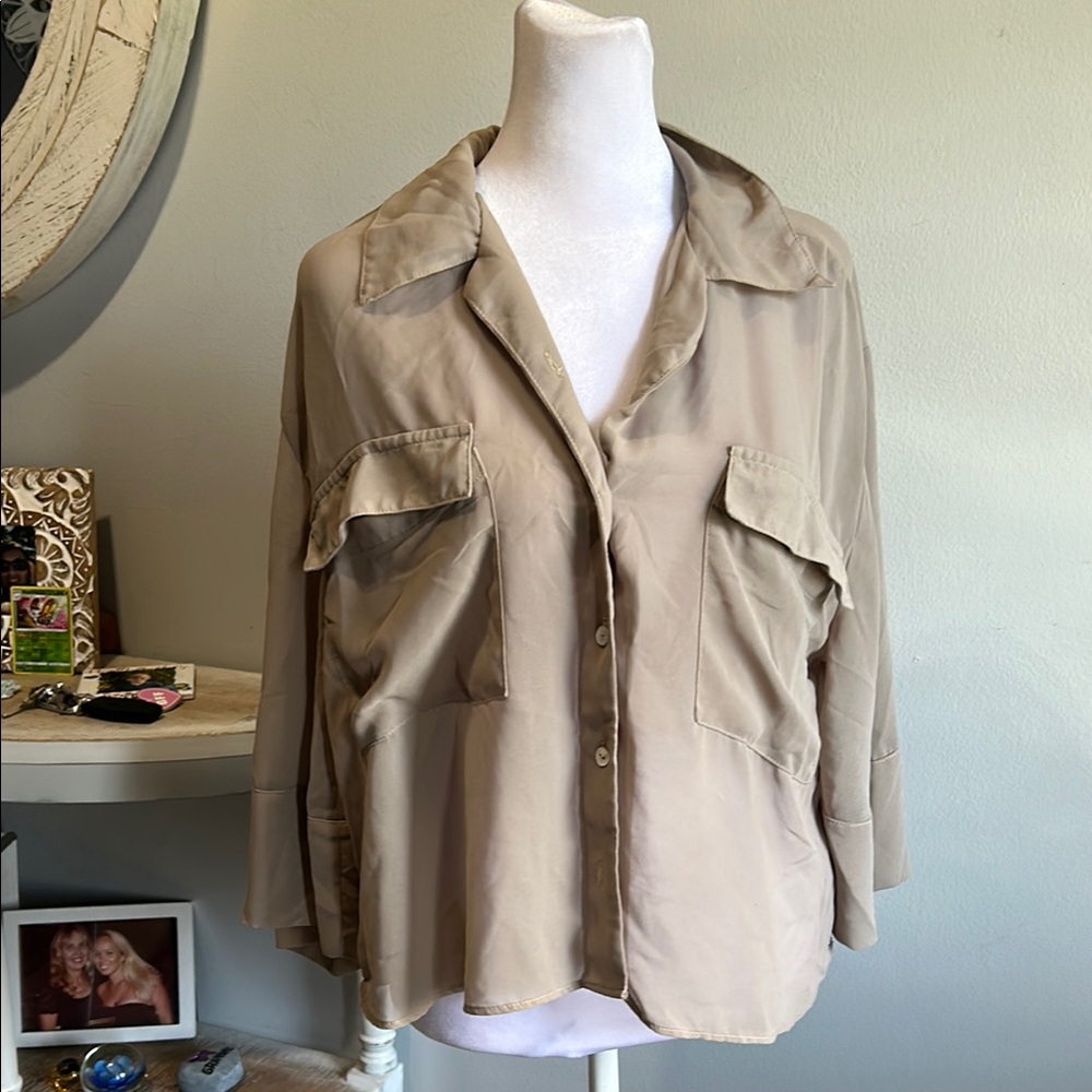 [VELEZ] Tan Button Down Blouse - Size Medium